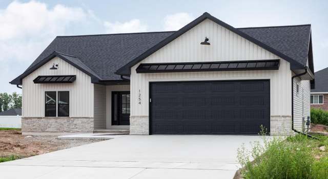 Photo of 1254 Mountain Bay Dr, Pulaski, WI 54162