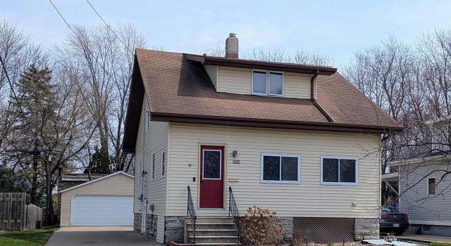 Photo of 820 Grove St, Oshkosh, WI 54901