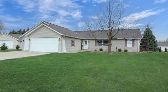 Photo of 605 Field Crest Ln, Black Creek, WI 54106
