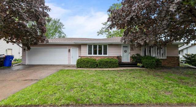 Photo of 2112 E John St, Appleton, WI 54915