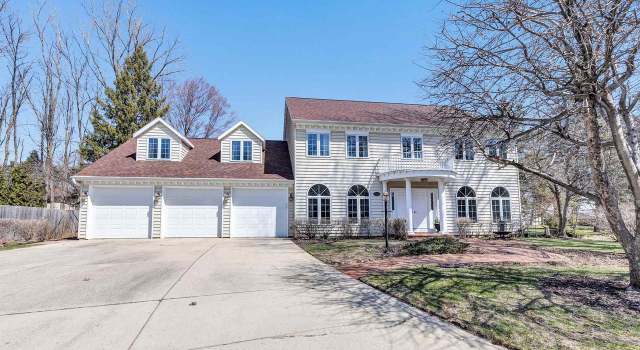 Photo of 2560 N Trillium Cir, Green Bay, WI 54313
