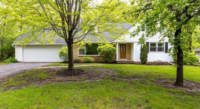 Photo of 2948 Witzel Ave, Oshkosh, WI 54904