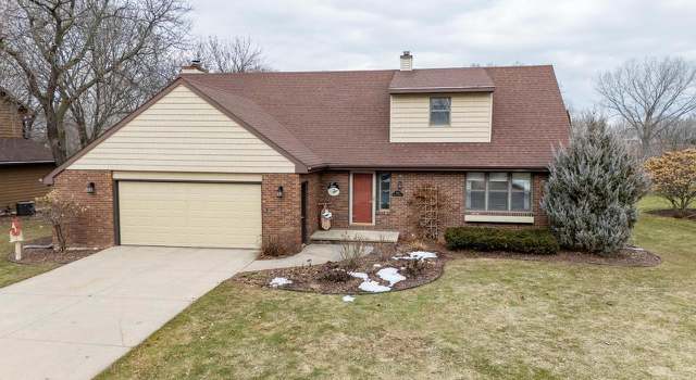 Photo of 790 Millbrook Dr, Neenah, WI 54956