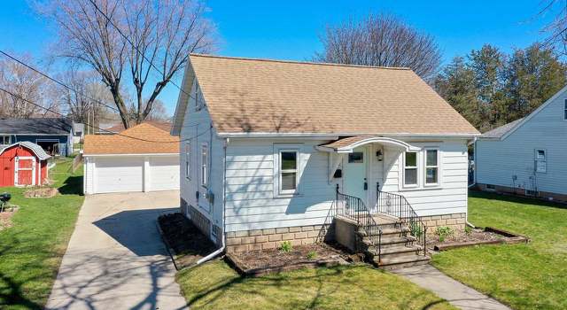Photo of 970 Holzer St, Green Bay, WI 54303