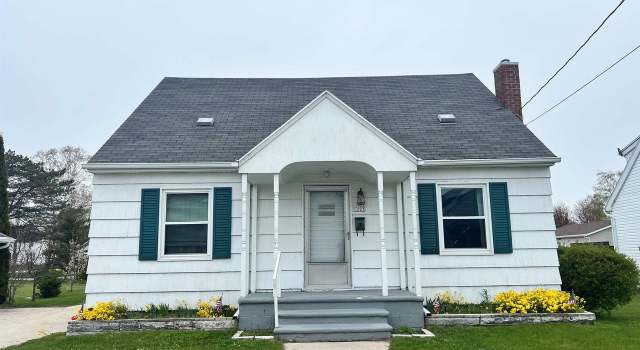 Photo of 1223 5th St, Algoma, WI 54201