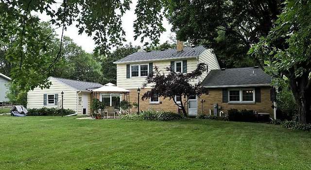 Photo of 140 W Briar Ln, Green Bay, WI 54301