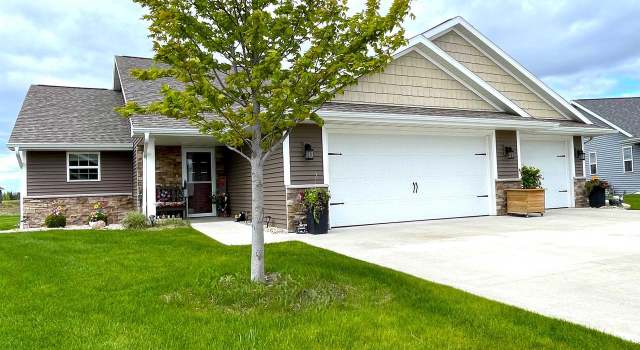 Photo of 834 Sharon Ln, Pulaski, WI 54162