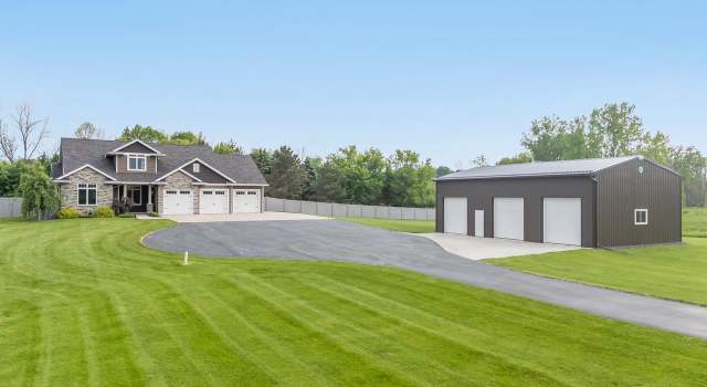 Photo of 1985 E Shady Ln, Neenah, WI 54956