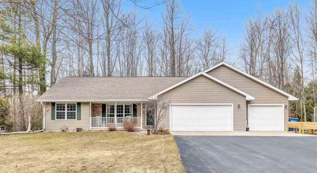 Photo of 2086 Carleen Ct, Suamico, WI 54173