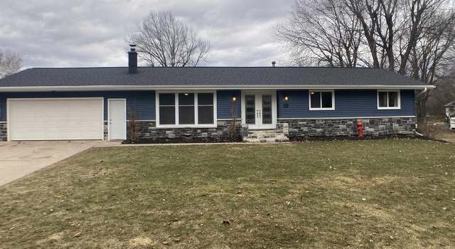 Photo of 209 Lakeside Dr, Clintonville, WI 54929
