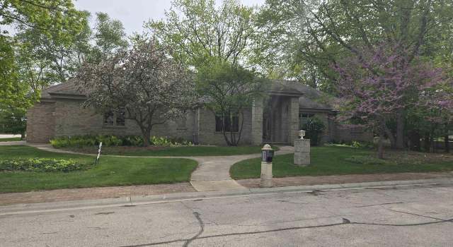 Photo of 995 Highland Springs Ct, Oneida, WI 54155