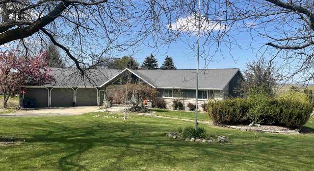 Photo of N8092 Rolling Hills Dr, Fond Du Lac, WI 54937
