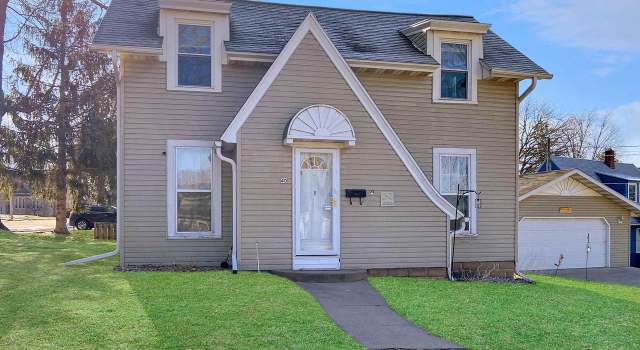 Photo of 40 N 12th St, Clintonville, WI 54929