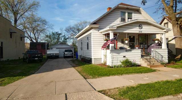 Photo of 1275 St Clair St, Green Bay, WI 54301