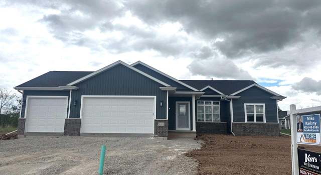 Photo of W5019 Blue Heron Cir, Sherwood, WI 54169