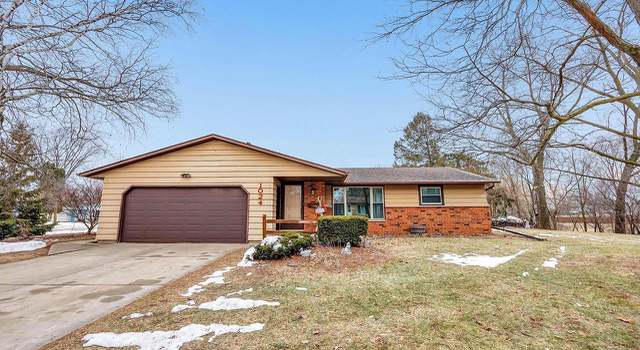 Photo of 1024 Edgewood Dr, Green Bay, WI 54311
