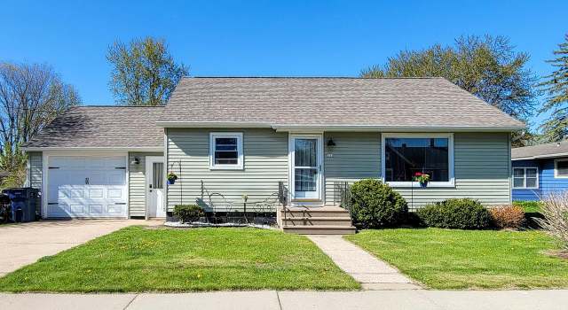 Photo of 322 2nd St, Manawa, WI 54949