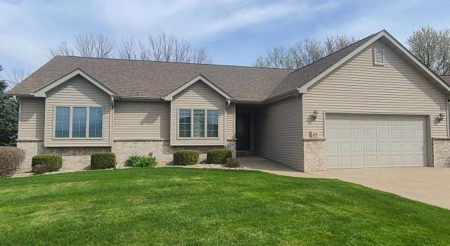 Photo of 69 Penbrook Cir, Appleton, WI 54913