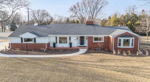 Photo of 1608 Menominee Dr, Oshkosh, WI 54901