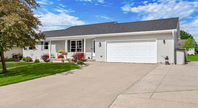 Photo of 2110 High Meadows Ln, Neenah, WI 54956