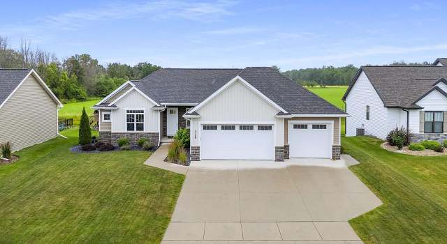 Photo of 3128 Enchanted Ct, Green Bay, WI 54313