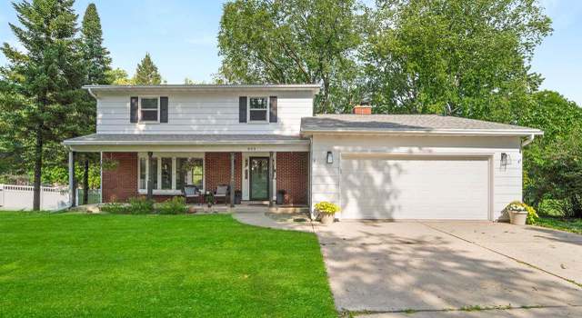 Photo of 843 Sterling Dr, Fond Du Lac, WI 54935