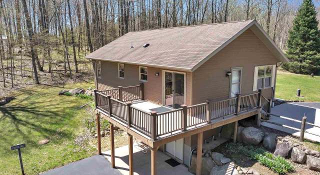 Photo of N11598 Helgeson Rd, Iola, WI 54945