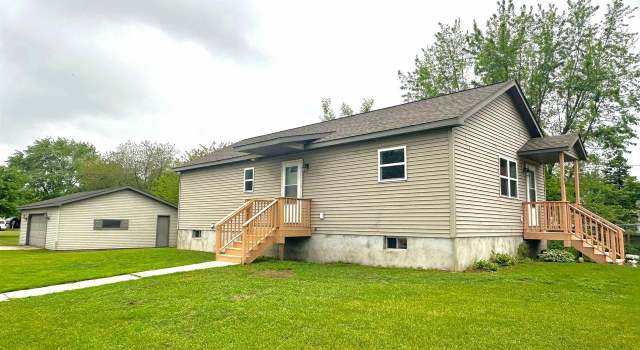Photo of 350 Alimeda St, Marinette, WI 54143