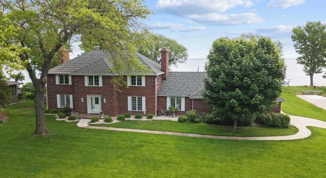 Photo of 1370 Rahr Ave, Oshkosh, WI 54901