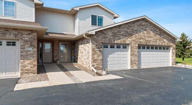 Photo of 1243 Pond View Cir, De Pere, WI 54115