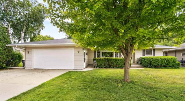 Photo of 38 Bowen St, Oshkosh, WI 54901