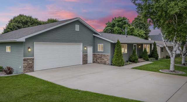 Photo of 771 W Main St, Hortonville, WI 54944