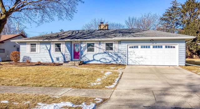 Photo of 310 Alcott Dr, Neenah, WI 54956