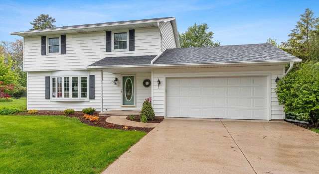 Photo of 2433 Carleton Ave, Appleton, WI 54915