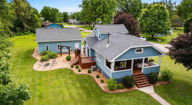 Photo of 463 Wolf River Dr, Fremont, WI 54940