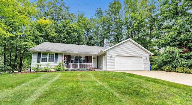 Photo of 1790 Ives Ln, Suamico, WI 54173