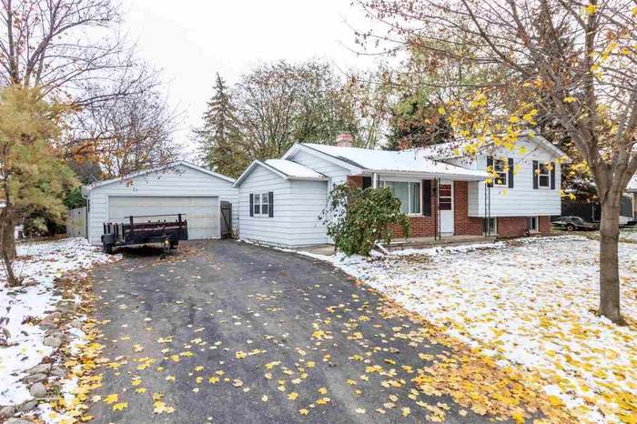 1015 S Erie St De Pere Wi 54115 Mls 50213651 Redfin