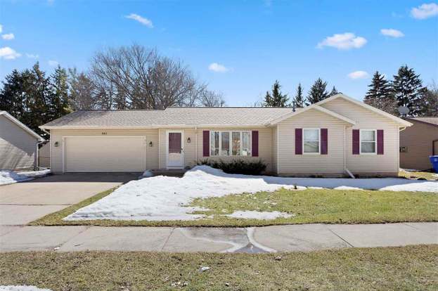 301 E Meadow Grove Blvd Appleton Wi 54915 3 Beds 2 Baths