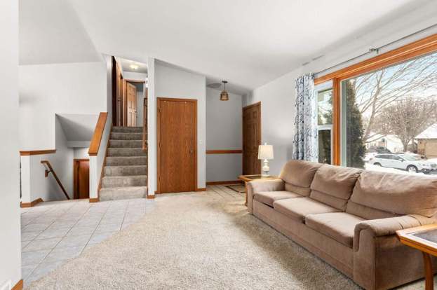 2611 Oakwood Cir Oshkosh Wi 54904 Mls 50216699 Redfin