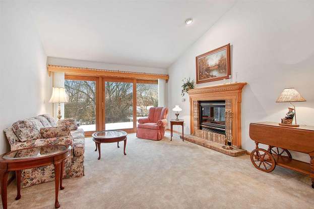 230 Lake Pointe Dr Oshkosh Wi 54904 Mls 50214804 Redfin