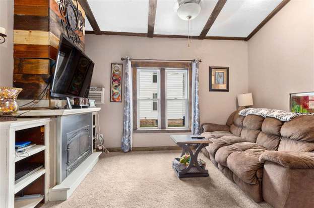 859 Central St Oshkosh Wi 54901 Mls 50208949 Redfin