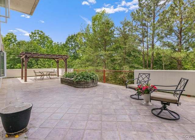 Property at 301 Beacon Ridge Dr #102, Hopewell, VA 23860, 2 beds, 2.5 baths