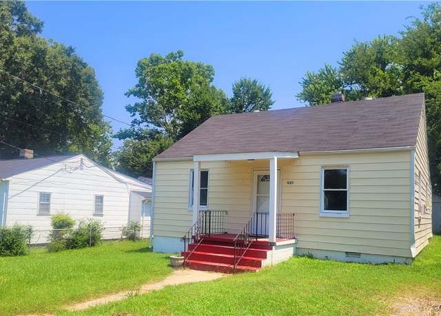 Property at 1227 Hilton Pl, Petersburg, VA 23803, 2 beds, 1 bath