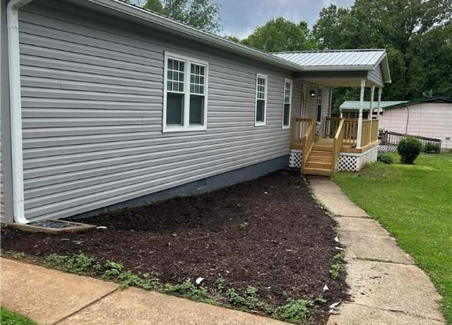 Property at 343 Liberty Rd, Buckingham, VA 23123, 3 beds, 2 baths