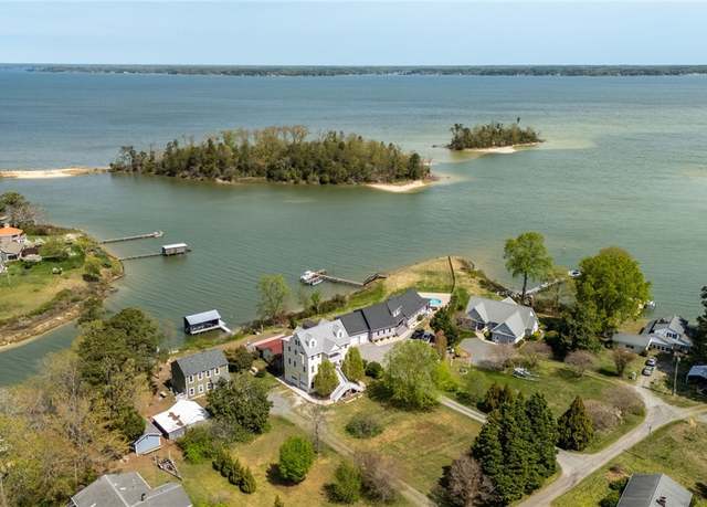 Property at 1667 Locust Grove Rd, Topping, VA 23169, 4 beds, 4.5 baths
