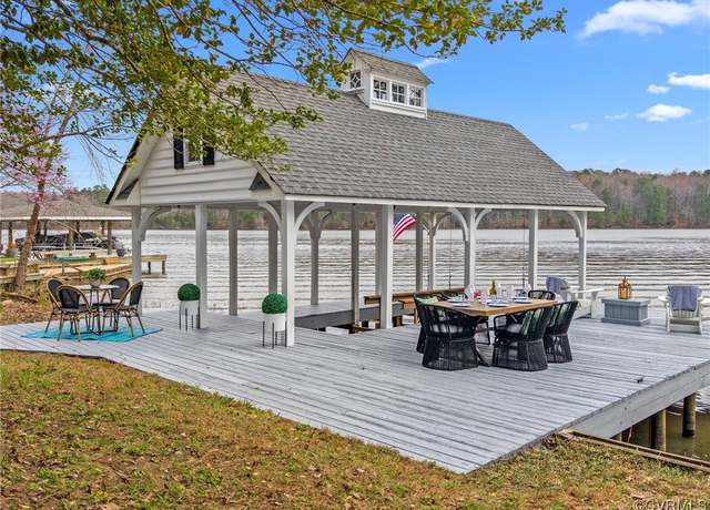 Property at 18728 Waterford Dr, Dinwiddie, VA 23885