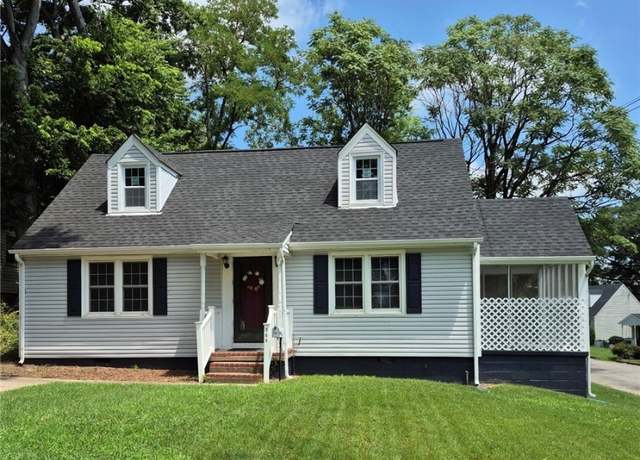 Property at 309 Royal Oak Ave, Colonial Heights, VA 23834, 4 beds, 2 baths