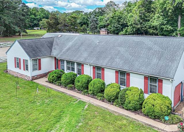 Property at 1468 Peppercorn Ln, Suffolk, VA 23432, 5 beds, 4 baths