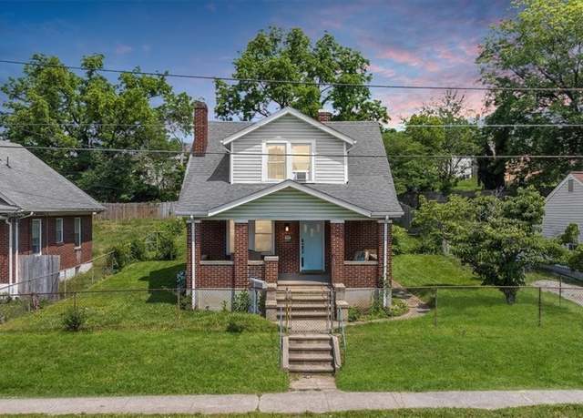 Property at 1124 Jamison Ave, Roanoke, VA 24013, 3 beds, 2.5 baths