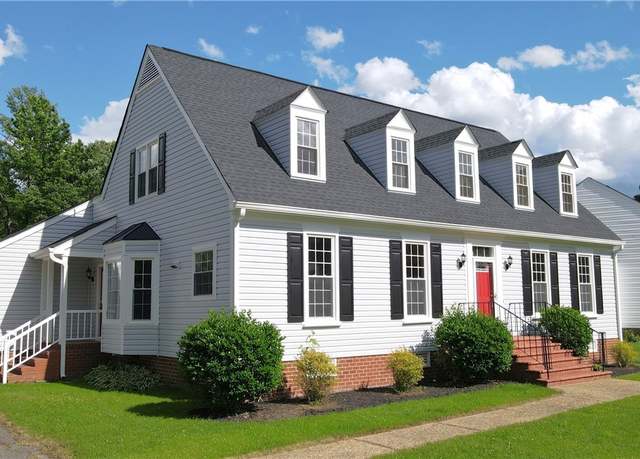Property at 207 Comstock Dr, Colonial Heights, VA 23834, 4 beds, 2.5 baths